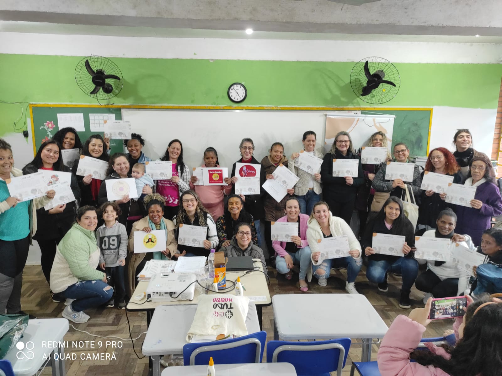 Alunas da turma de Porto Alegre durante a semana de aulas presenciais.jpeg