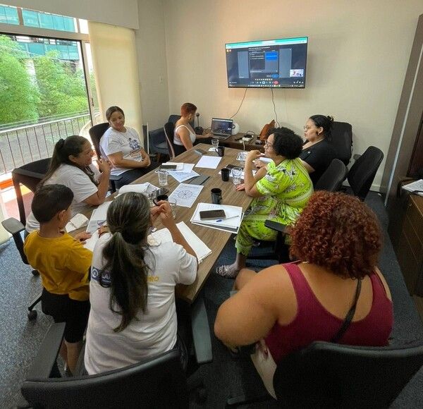 Alunos durante a consultoria presencial.jpeg